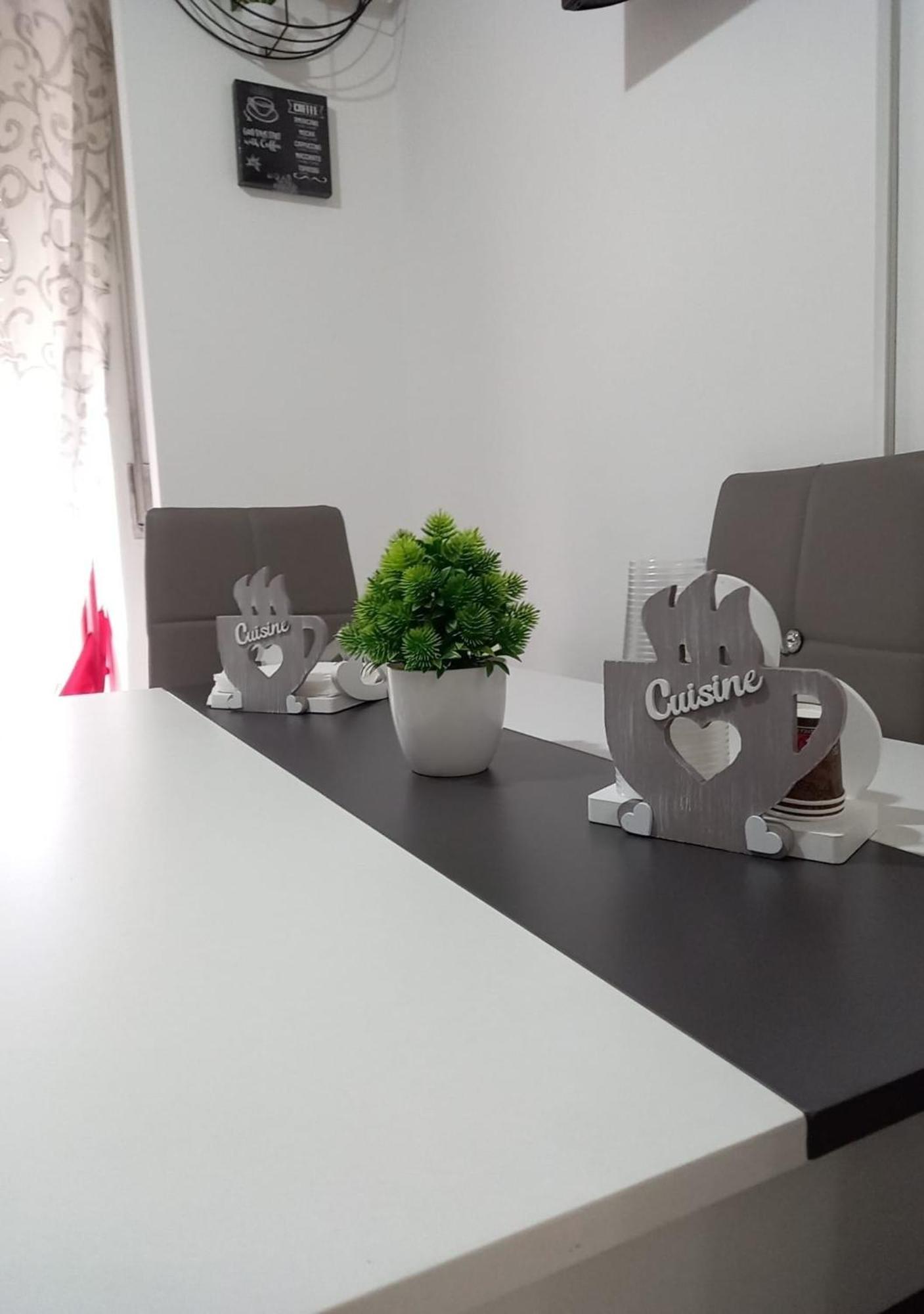 My Family Intero Appartamento Con Parcheggio Privato Potenza Kültér fotó